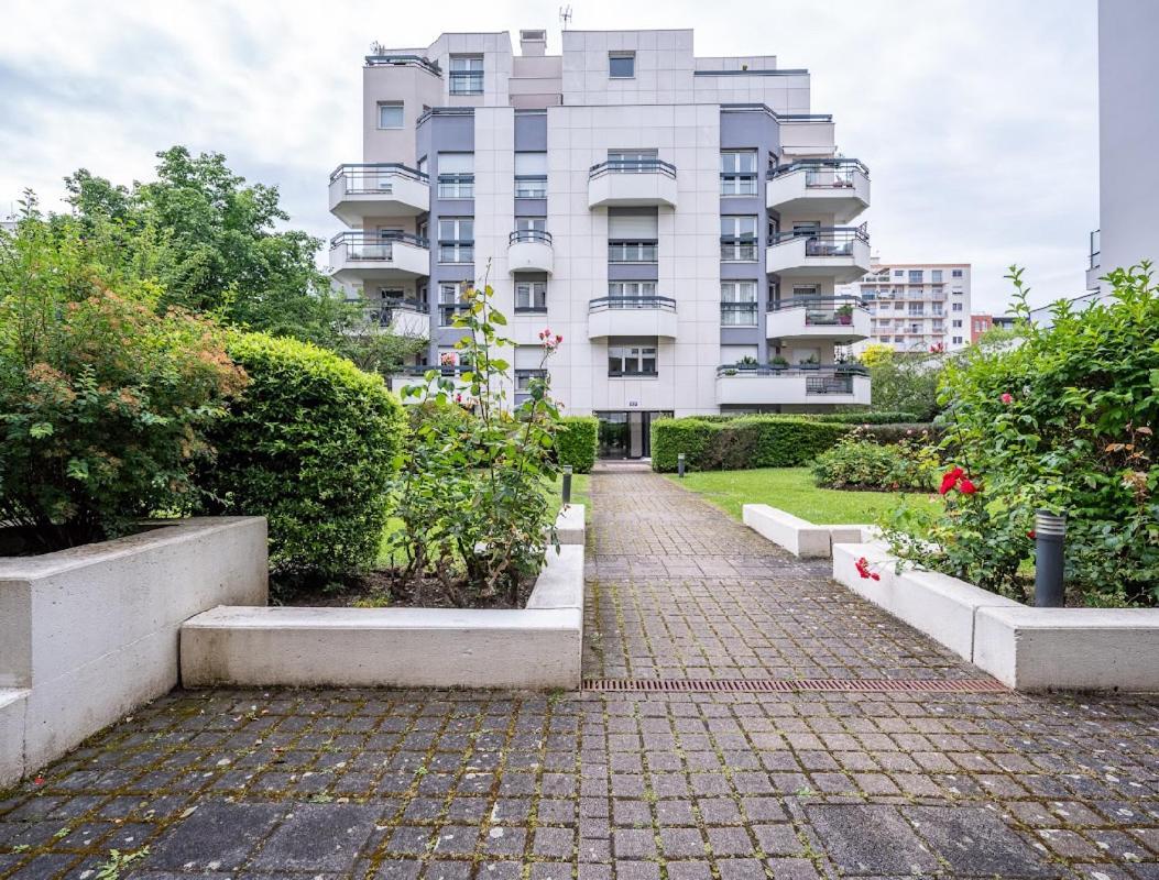 Le Havre De Paix A Suresnes Apartment Exterior photo